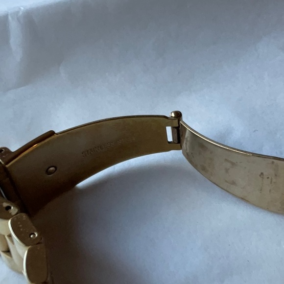 🟠 HOST PICK 🟠 MICHAEL KORS ORANGE AND GOLD WATCH 🟠 - Picture 11 of 16